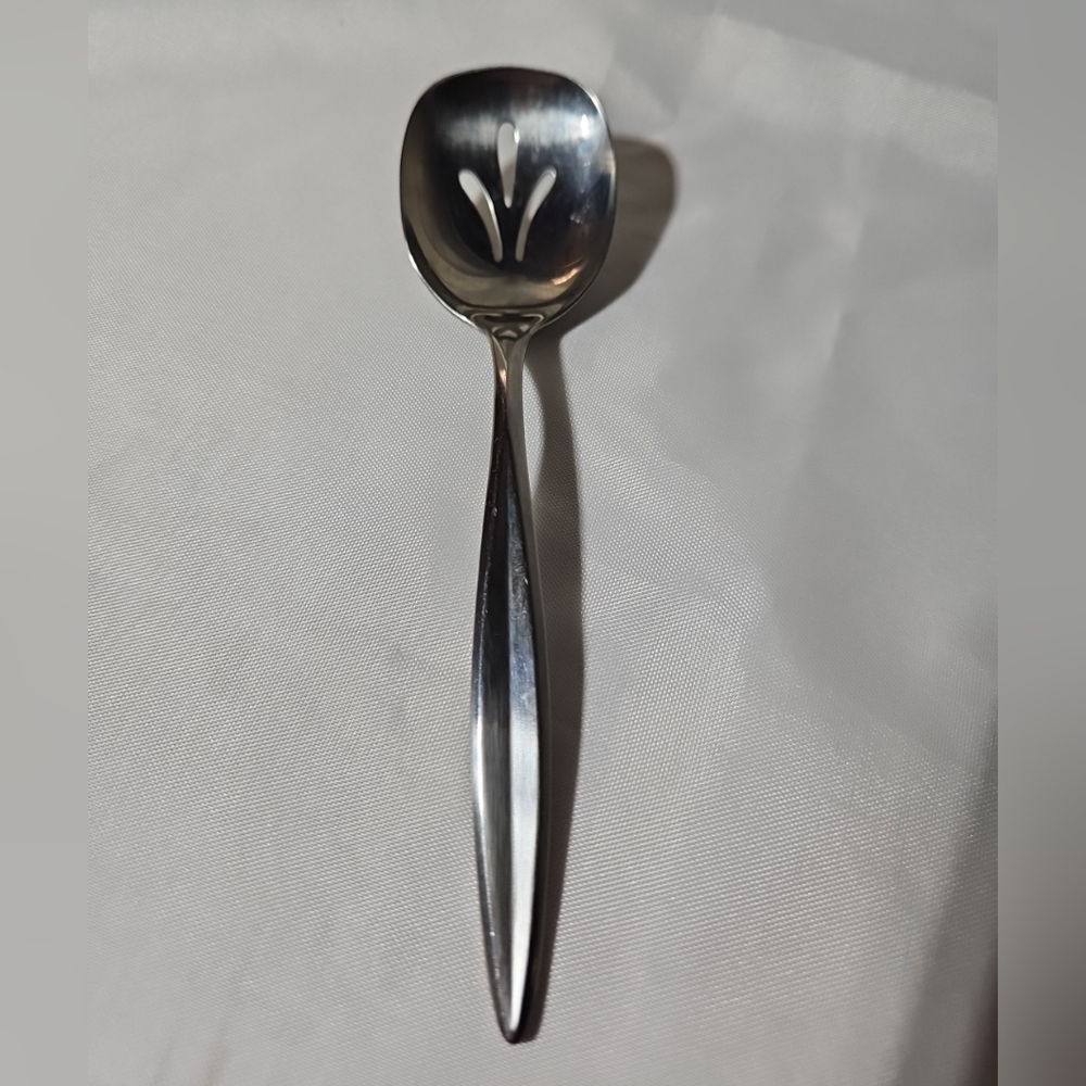 1847 Rogers & Bros. Stainless Bon Bon Or Olive Slotted Spoon